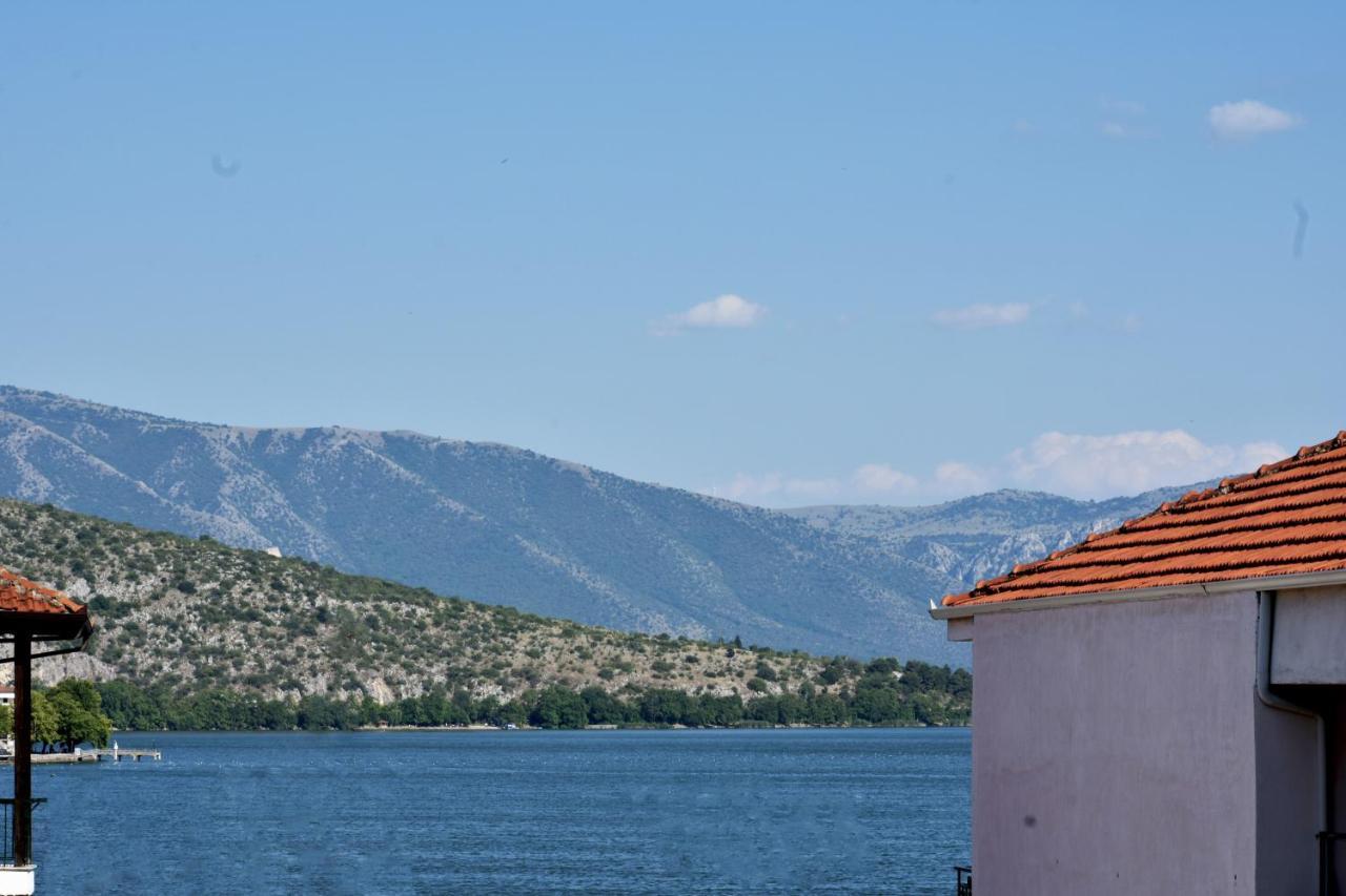 Κεντρικό Και Ευρύχωρο Οροφοδιαμέρισμα แคซโทเรีย ภายนอก รูปภาพ